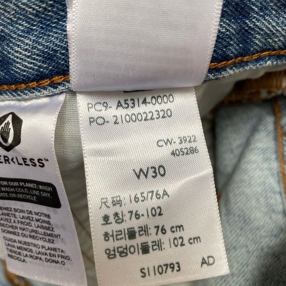 Levi's - Premium 501 Two Tone Indigo Wash Women’s Jean Shorts - Picture 16 of 16